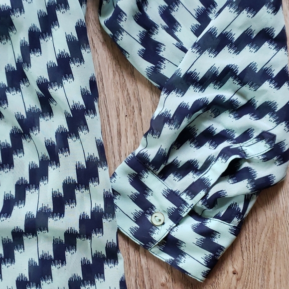 EUC🦋 a.n.a. Lightweight Blouse XL - Picture 4 of 6